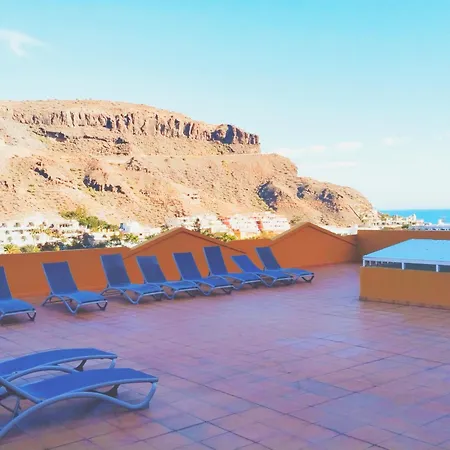 Filin In Puerto De Mogan